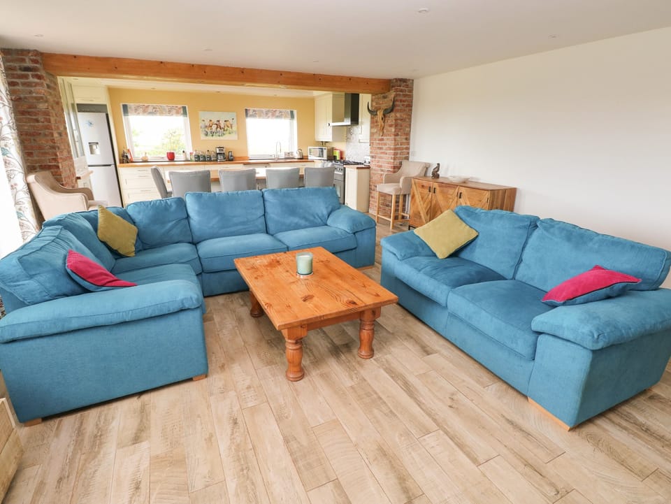 Cottage | Living room | Fireplace
