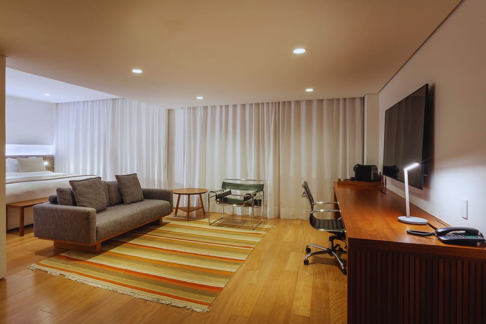 Suíte Royal King | Minibar, in-room safe, desk, soundproofing
