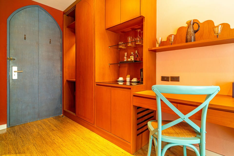 Superior Room, 1 King Bed | Living area | 43-inch Smart TV with digital channels, TV, Netflix