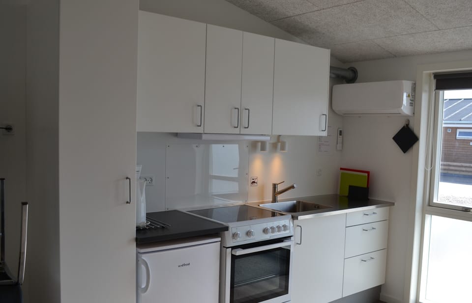 Basic Room, 1 Bedroom, Kitchen (Linen Excluded) | Private kitchen | Fridge, coffee/tea maker, electric kettle, toaster