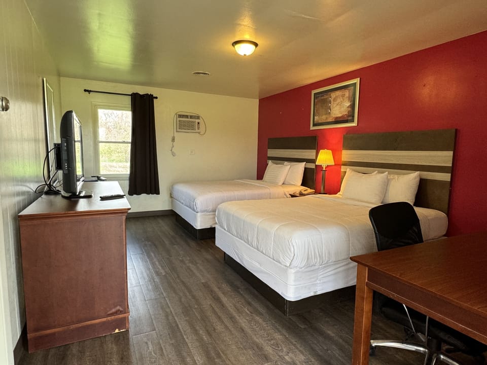 Deluxe Double Room | Desk, rollaway beds, free WiFi