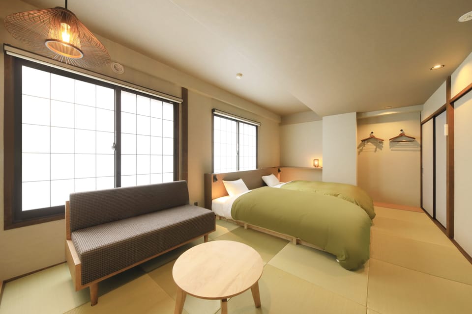 Twin Room | In-room safe, WiFi (free), bed sheets