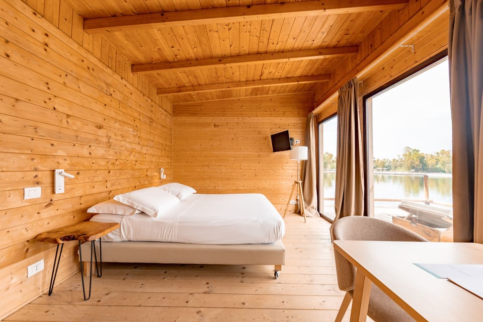 Cottage, Lake View | Premium bedding, down comforters, memory foam beds, in-room safe
