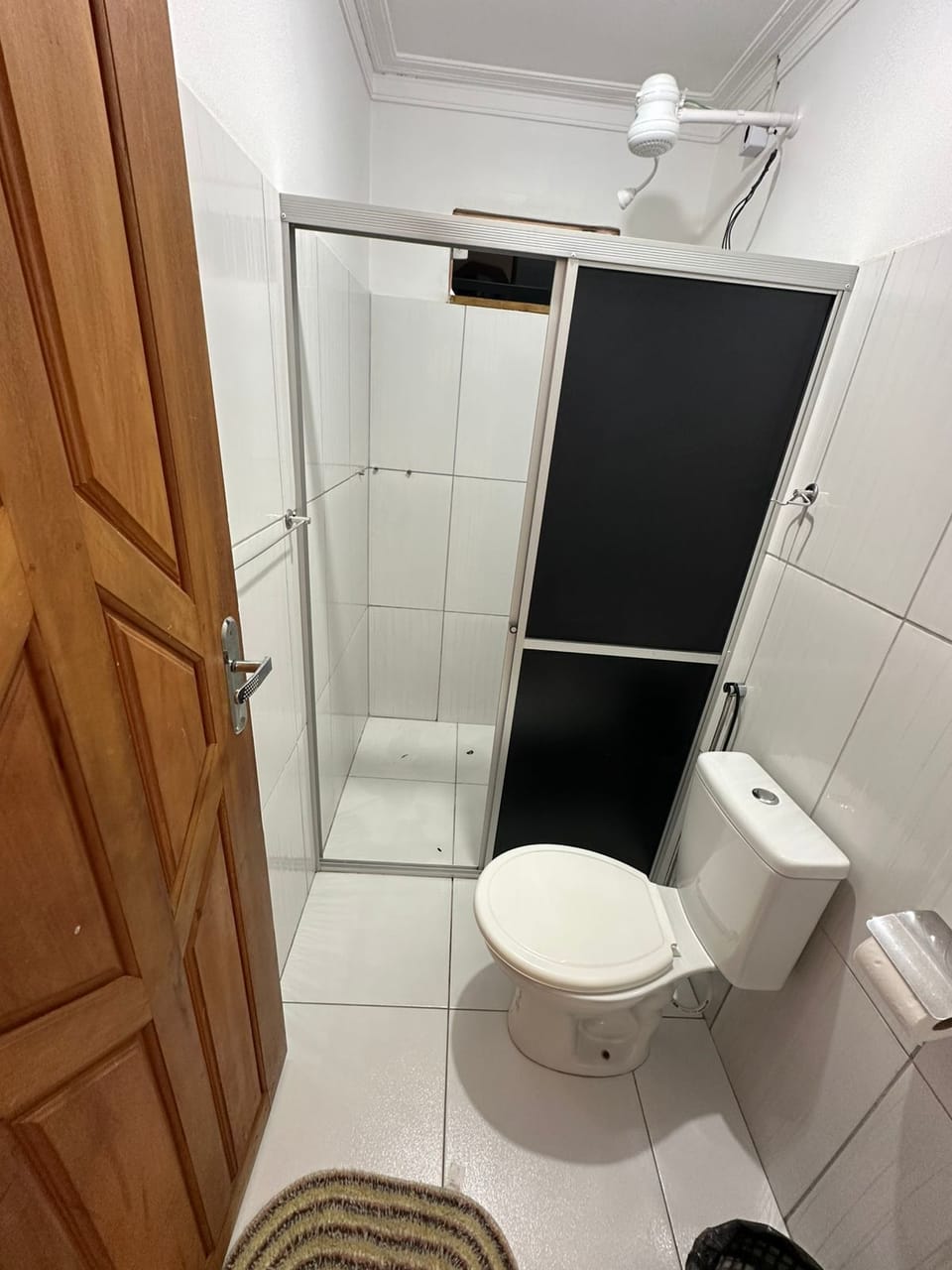 Comfort Triple Room, Garden View | Bathroom | Shower, rainfall showerhead, hair dryer, towels