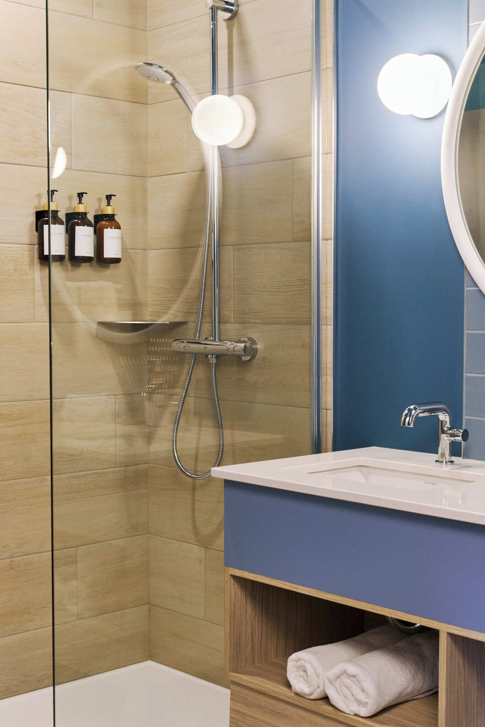 Premium Suite, 1 King Bed with Sofa bed, Bay View | Bathroom | Hair dryer, bathrobes, towels