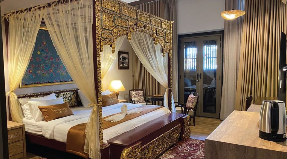 Love Suite | Premium bedding, down comforters, free minibar, free WiFi