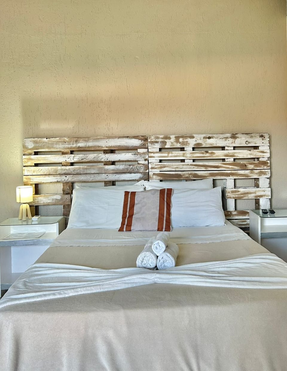 Superior Room | Iron/ironing board, free WiFi, bed sheets