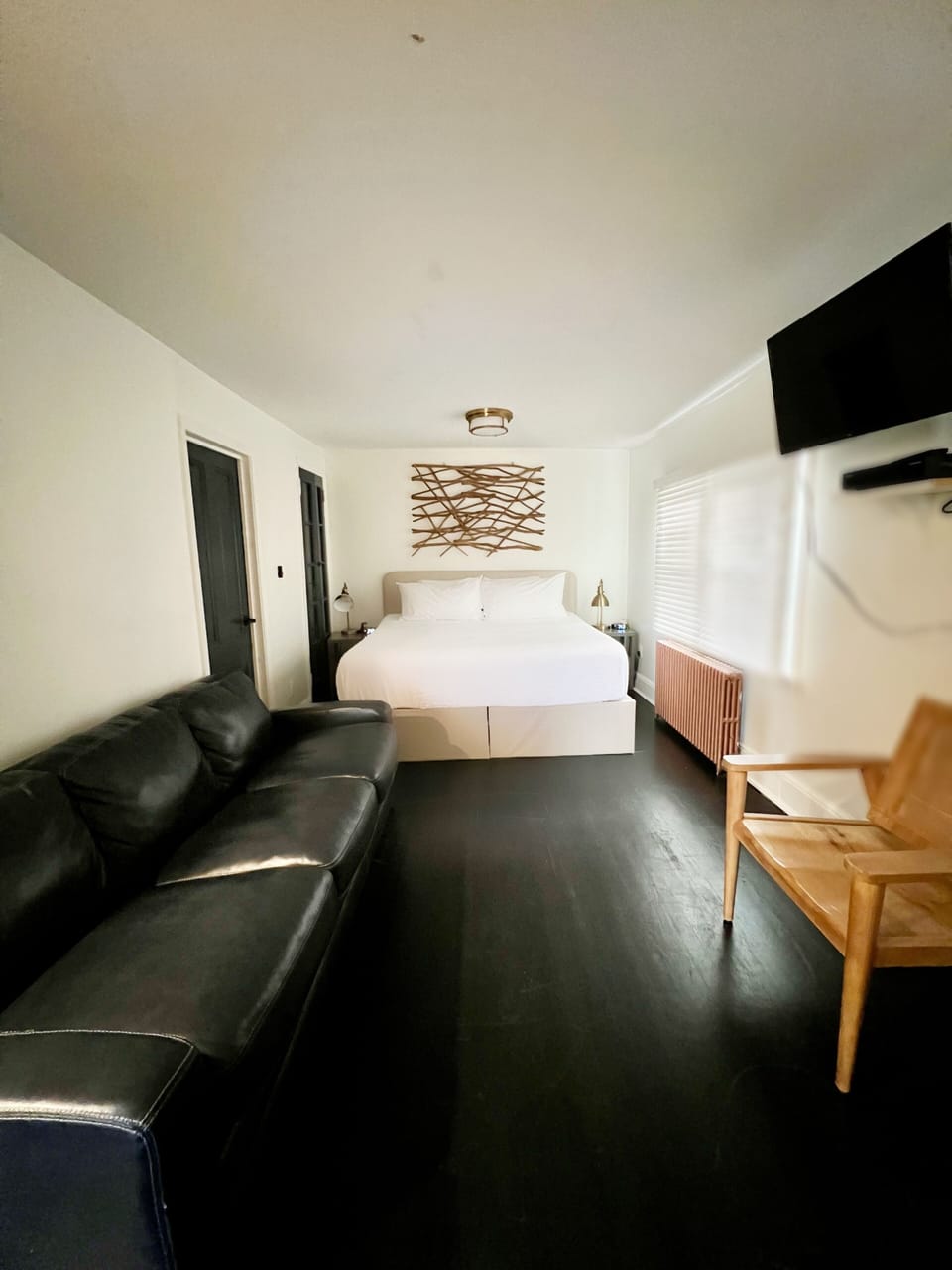 King Studio with Jacuzzi Tub | Premium bedding, free WiFi, bed sheets