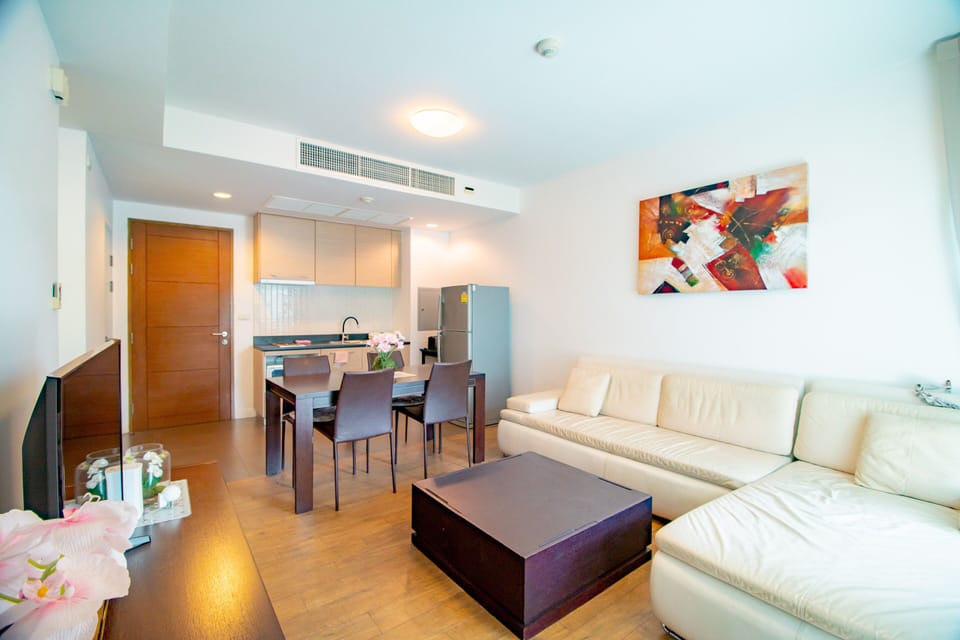 2 Bedrooms Apartment on 1st Floor | 2 bedrooms, blackout drapes, iron/ironing board, free WiFi