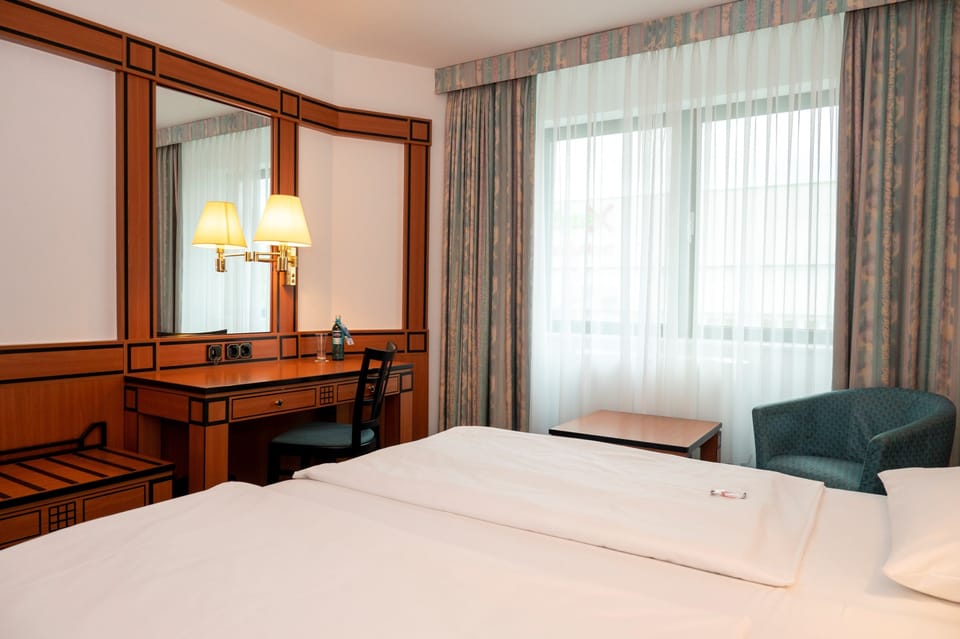Comfort Double Room | Premium bedding, in-room safe, desk, blackout drapes