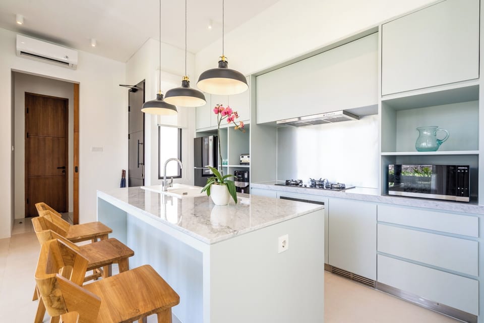 3BR Villa | Plunge Pool, Netflix, Rice Paddy View, Concierge | Private kitchen | Fridge, microwave, oven, stovetop