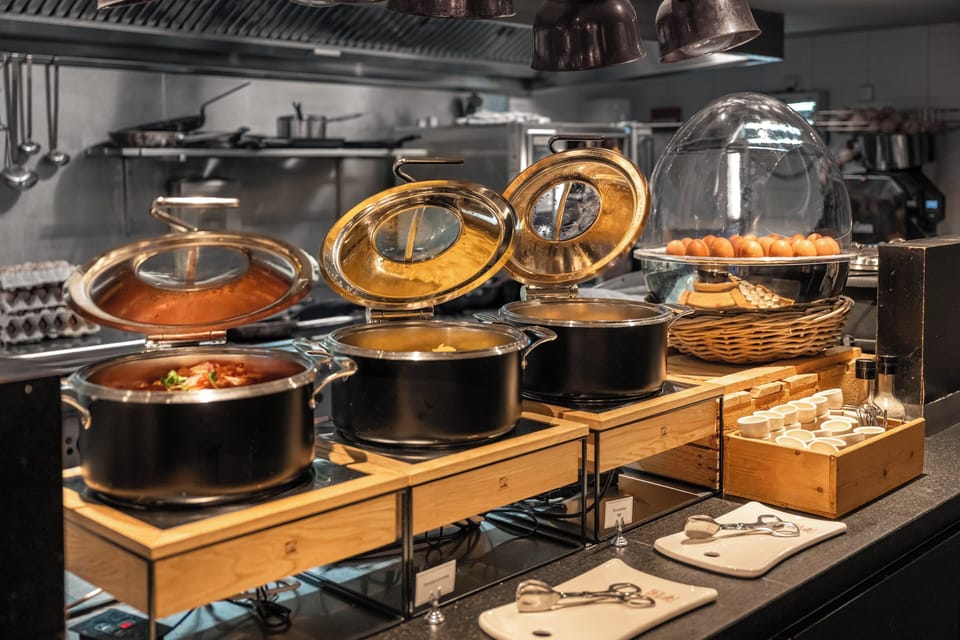 Daily buffet breakfast for a fee