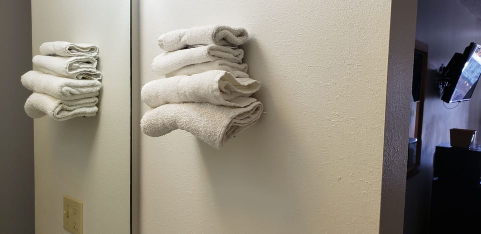 Standard Room | Free WiFi, bed sheets