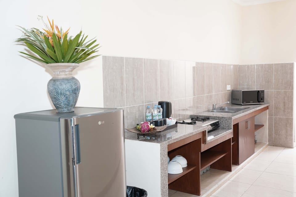 2 Bedroom Suite Villa | Private kitchen | Coffee/tea maker, electric kettle, toaster