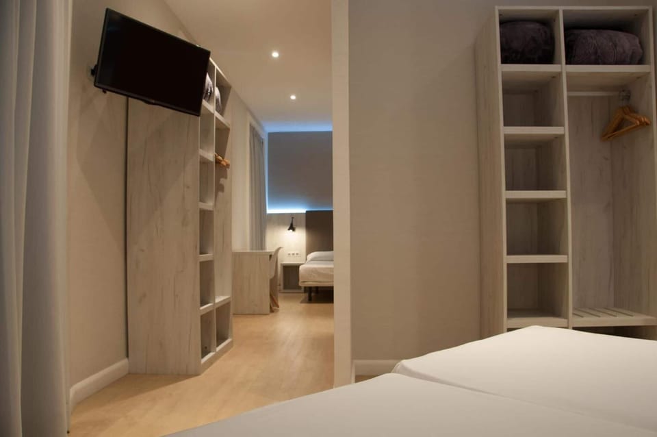 In-room safe, desk, soundproofing, iron/ironing board