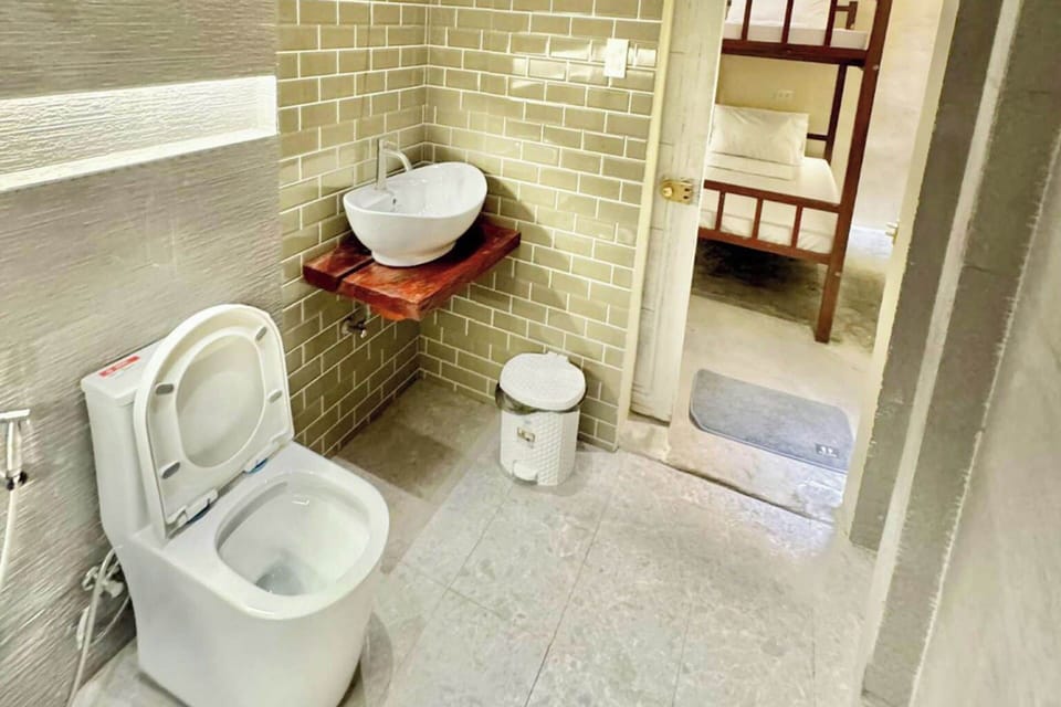 Villa | Bathroom | Shower, hydromassage showerhead, towels