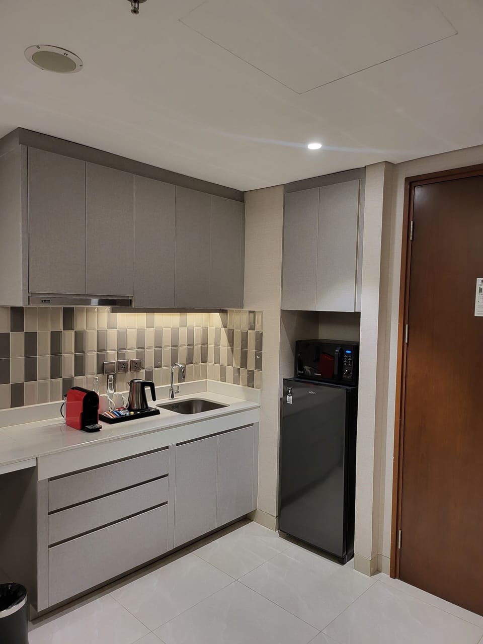 Sunrise Suite | Private kitchen | Coffee/tea maker
