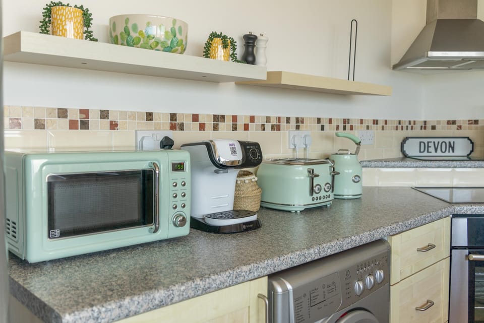 Apartment, Private Bathroom, Beach View (7 MIn Walk To Beach ) | Shared kitchen | Highchair