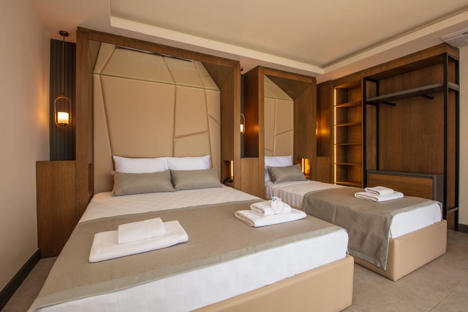Premium bedding, minibar, soundproofing, bed sheets