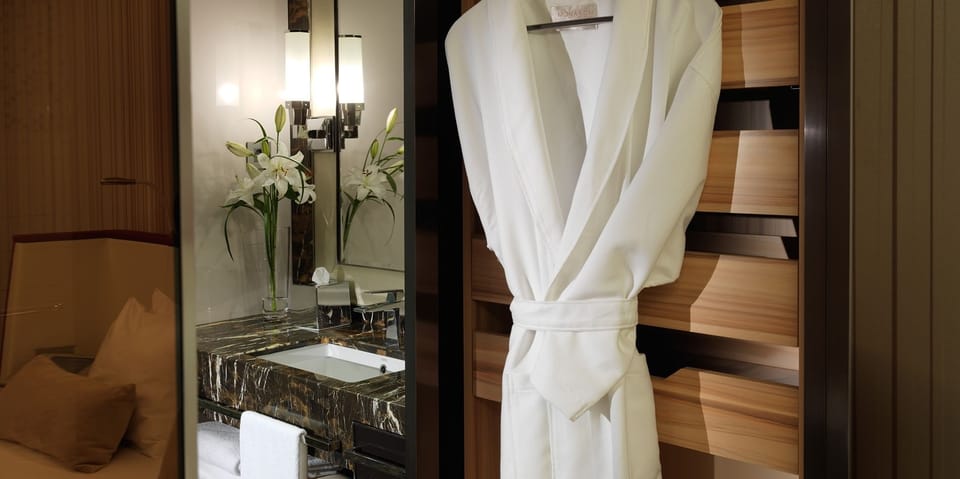 Premium bedding, minibar, in-room safe, desk