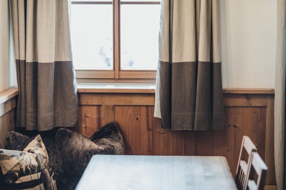 Deluxe Suite, Fireplace, Mountain View (Balcony, Bathtub) | Living area | Flat-screen TV