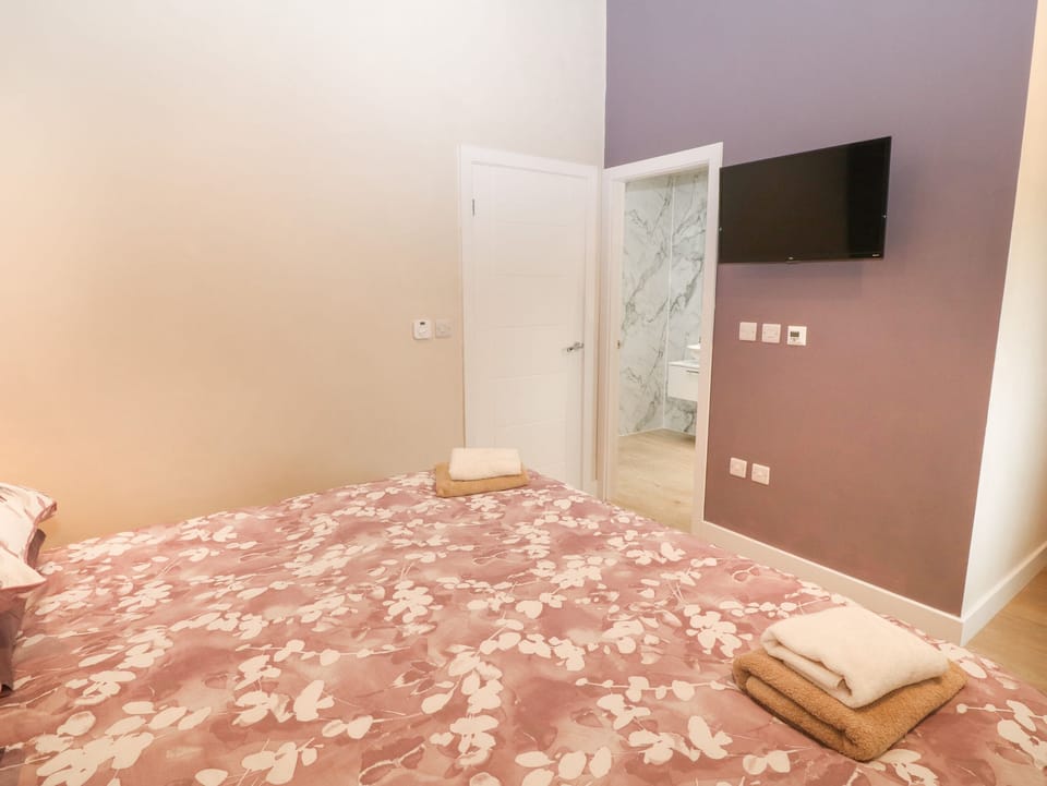 Cottage | 2 bedrooms, individually decorated, individually furnished, free WiFi