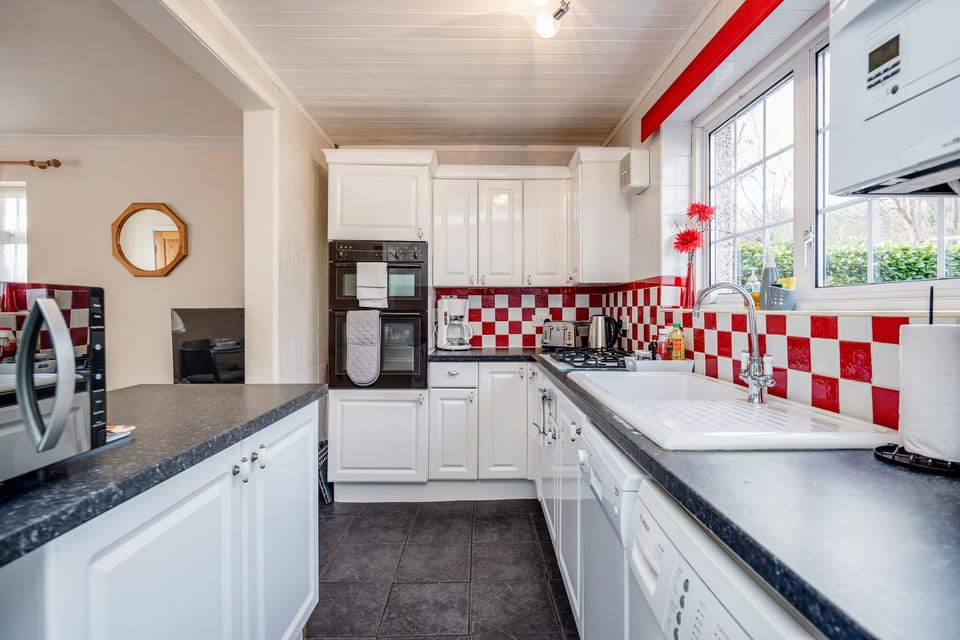 Deluxe Apartment, Private Bathroom (41WS ) | Shared kitchen