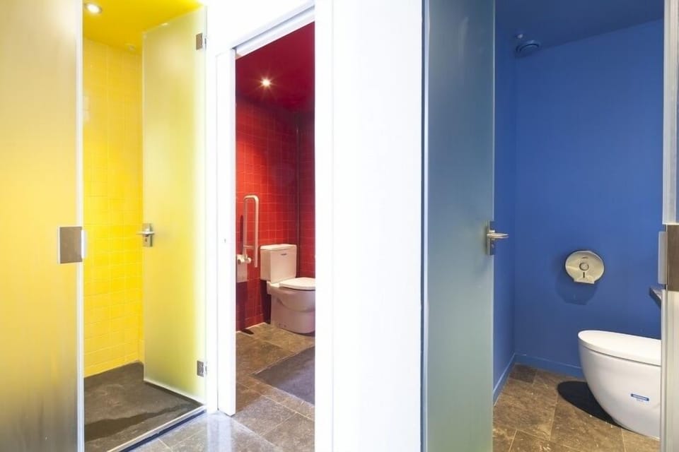 Shared Dormitory, Mixed Dorm (16 Bed Dorm) | Bathroom | Shower