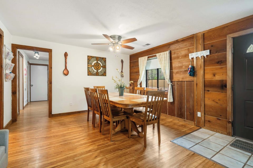 House, Multiple Beds, Patio, Pool View (The Cozy Cottage Getaway) | Dining