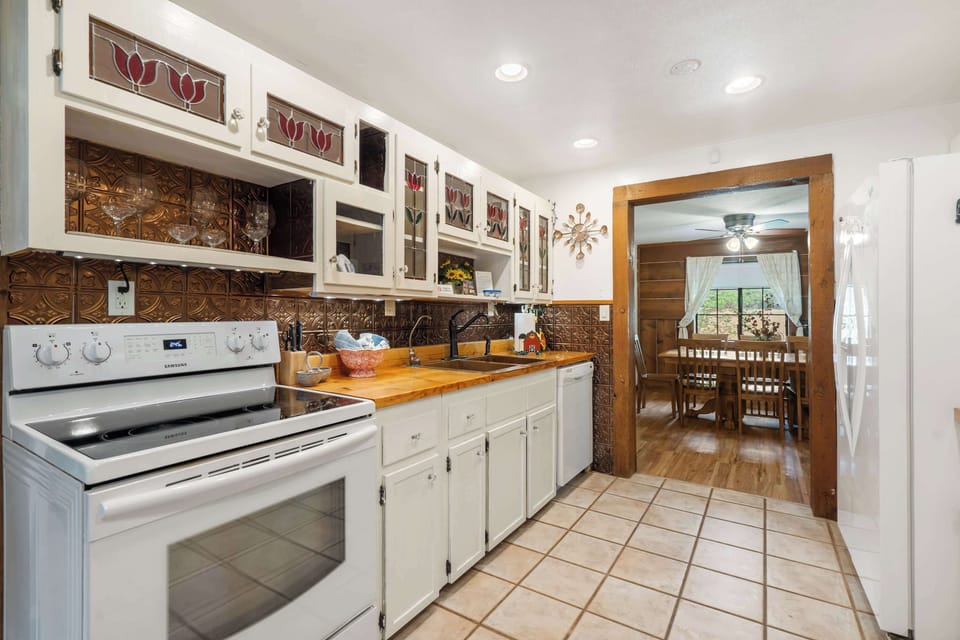 House, Multiple Beds, Patio, Pool View (The Cozy Cottage Getaway) | Private kitchen | Coffee/tea maker