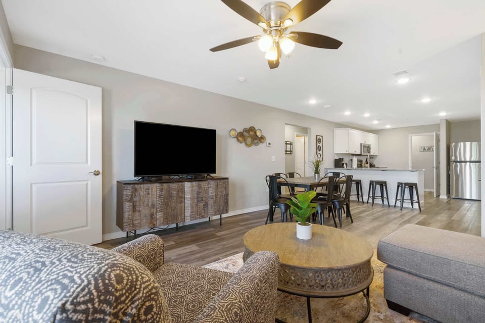 Condo, Multiple Beds, Kitchen, Mountain View (Welcome Home Branson) | Living area | 42-inch flat-screen TV with digital channels