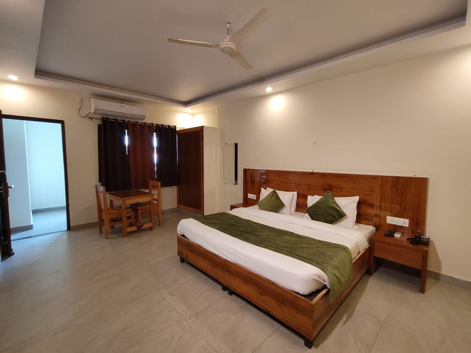 Deluxe Room, Balcony, Mountain View