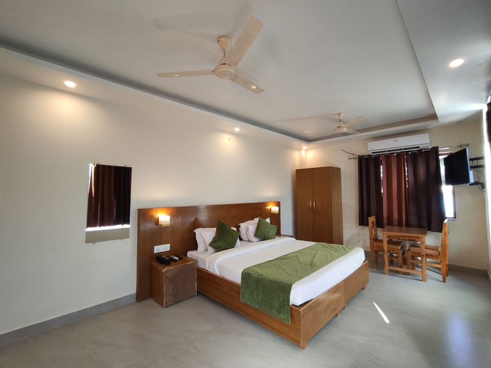 Deluxe Room, Balcony, Mountain View