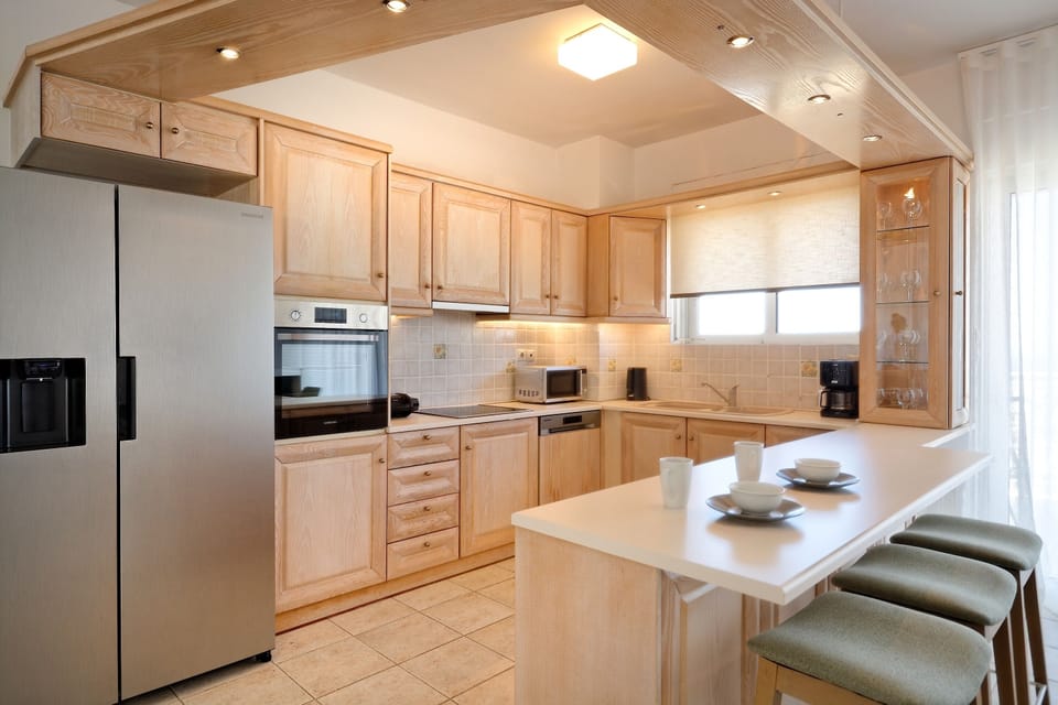 Luxury Villa, 4 Bedrooms, Balcony, Sea View | Private kitchen | Full-size fridge, microwave, oven, stovetop