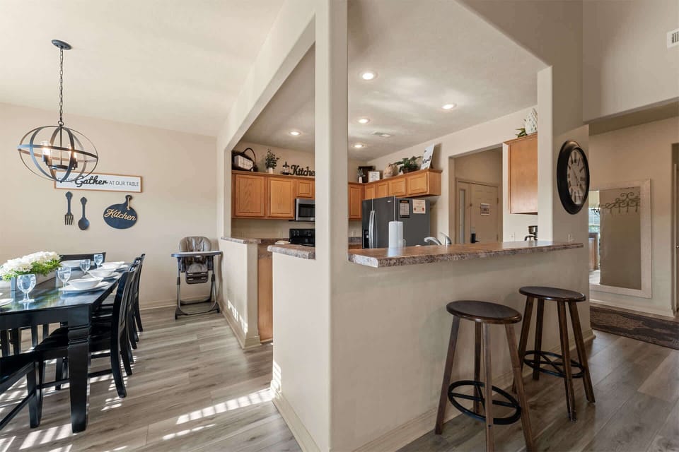 Townhome, Multiple Beds, Balcony, Garden View (Birdie Lane Beauty) | Dining