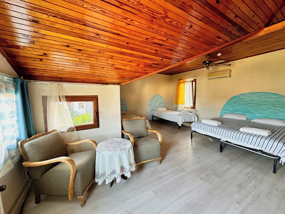 Family Quadruple Room, Private Bathroom