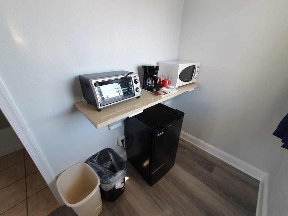 Deluxe Room, 1 Queen Bed with Sofa bed | Coffee and/or coffee maker