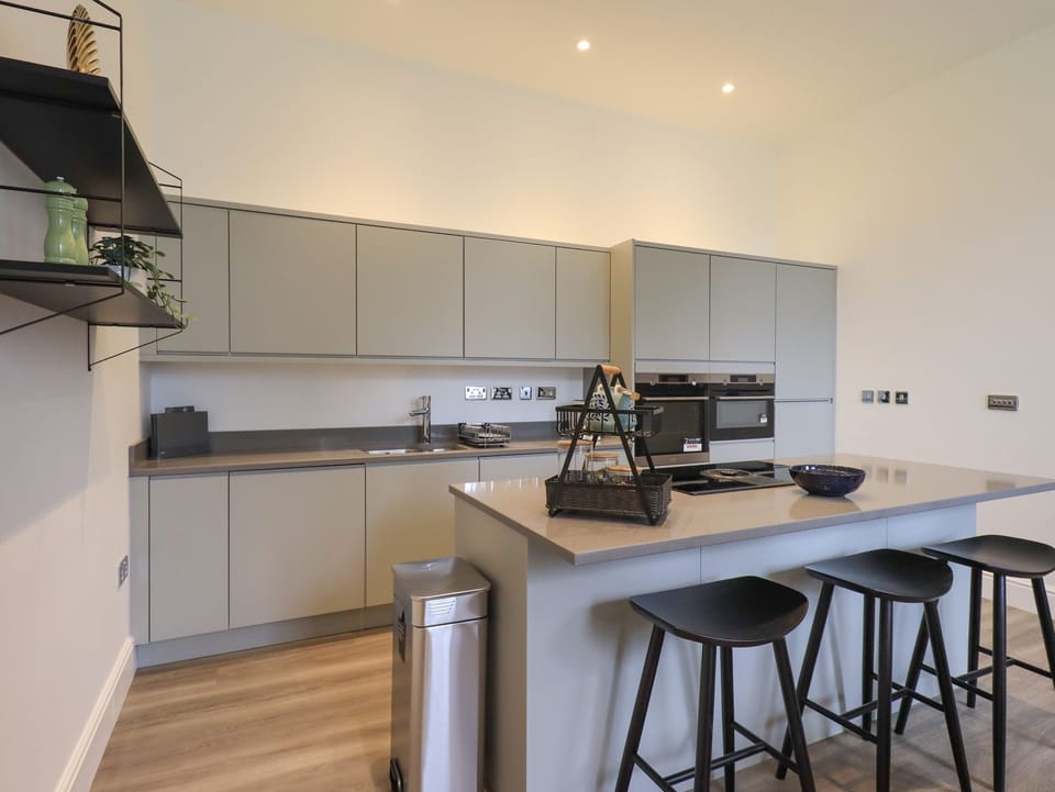 Cottage | Private kitchen | Fridge, dishwasher, electric kettle, toaster