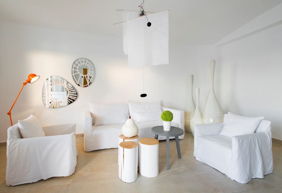 Honeymoon Suite, Hot Tub, Caldera View | Living area | LCD TV