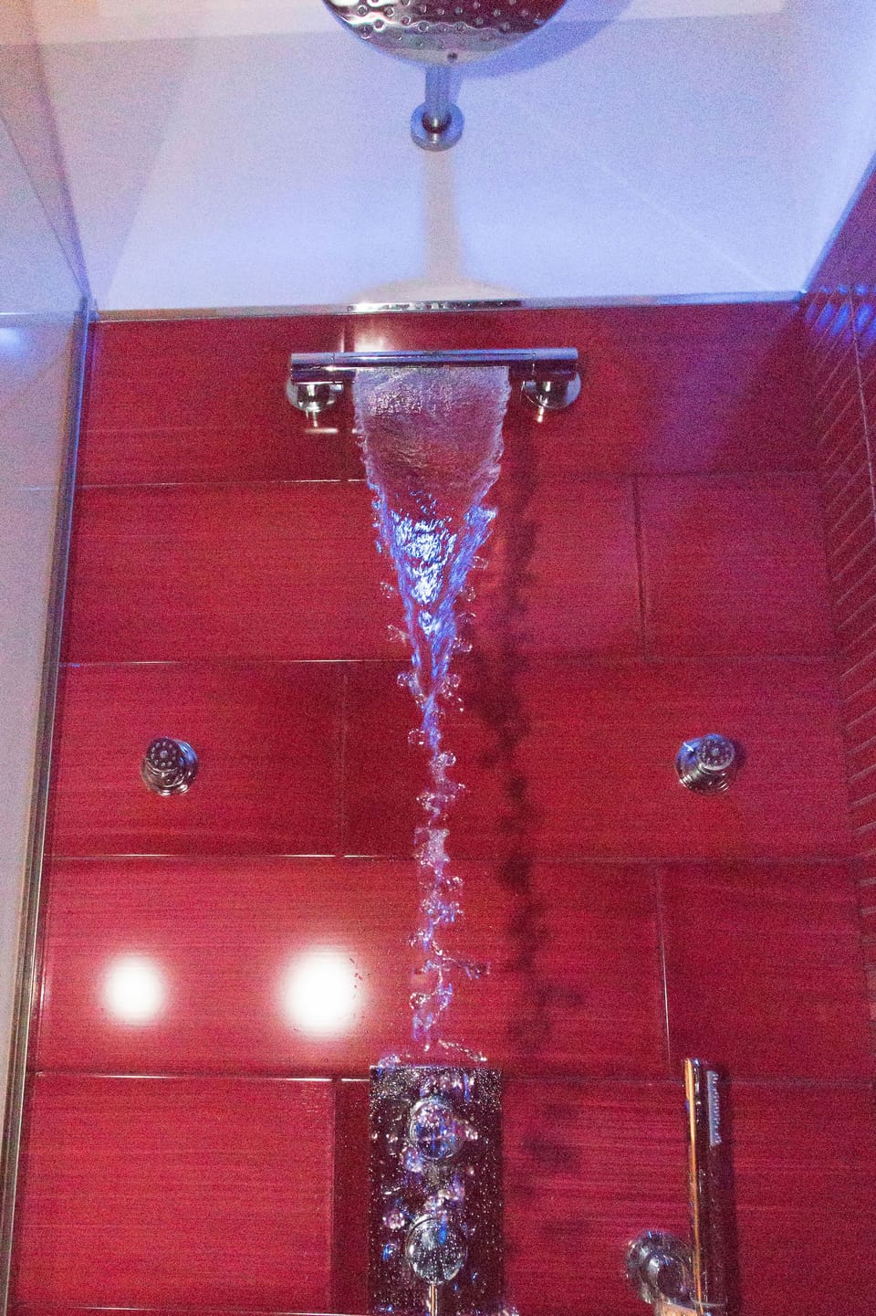 Apartment, 1 Bedroom, Balcony (Via Truglio, 1) | Bathroom shower