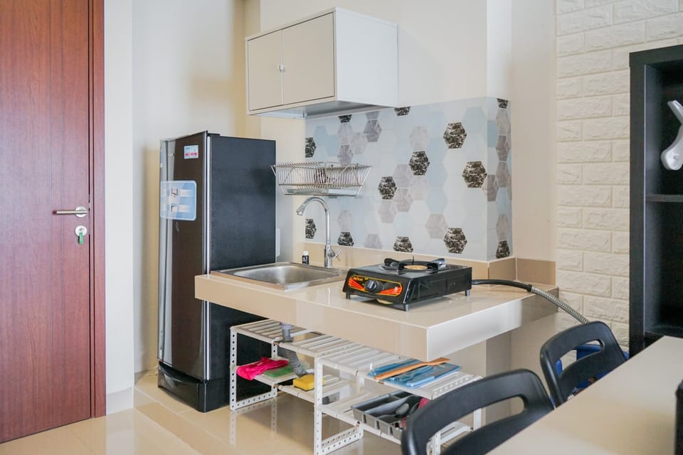Apartment, 2 Bedrooms | Private kitchen | Fridge, stovetop, cookware/dishes/utensils