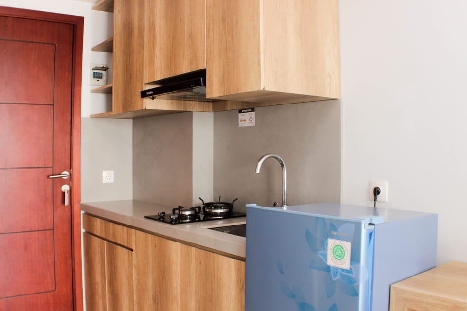 Studio | Private kitchen | Fridge, stovetop, cookware/dishes/utensils