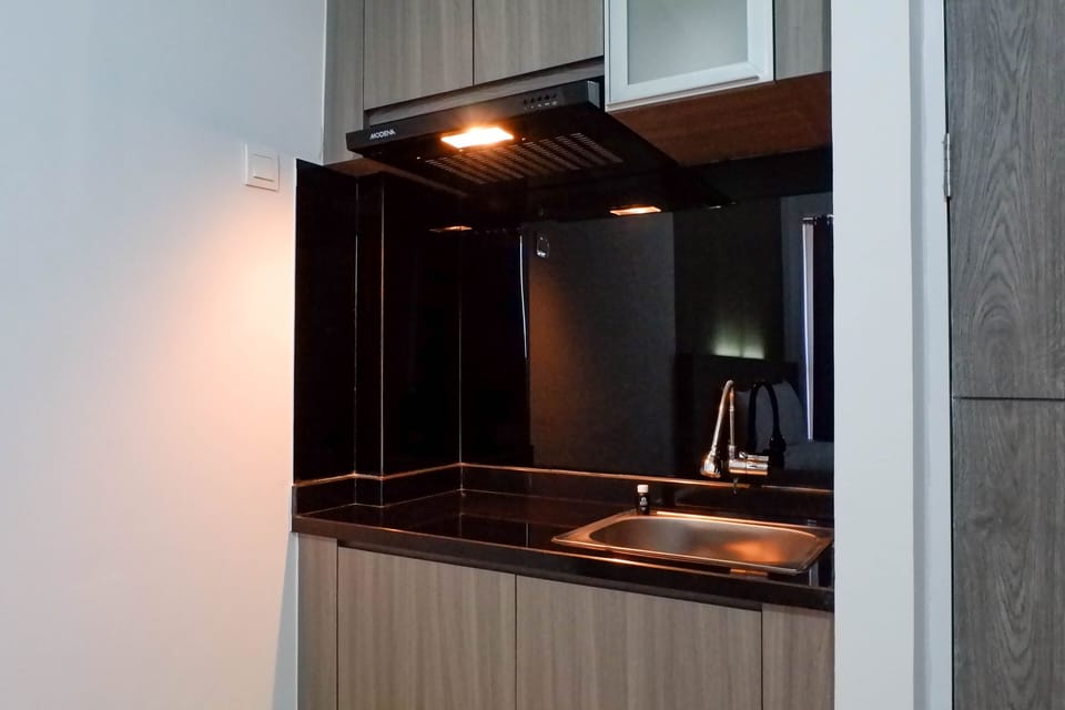 Studio | Private kitchen | Fridge, stovetop, cookware/dishes/utensils