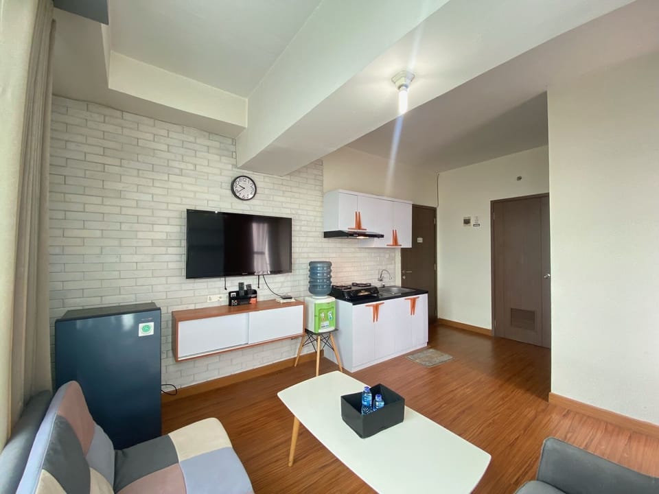 Apartment | Living area | TV