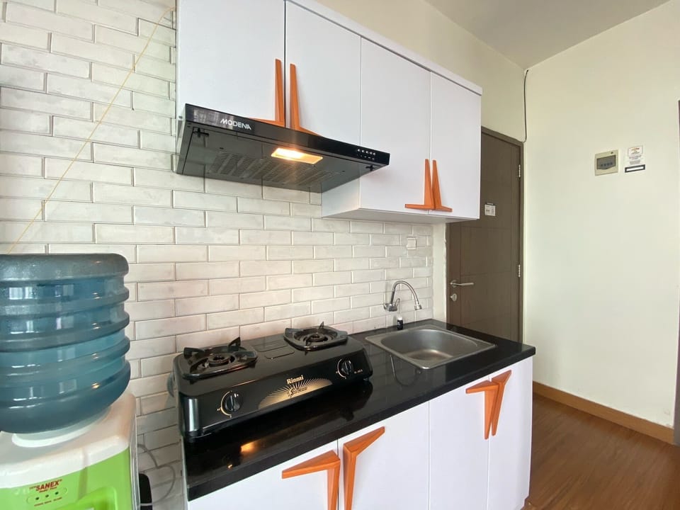 Apartment | Private kitchen | Fridge, stovetop, cookware/dishes/utensils