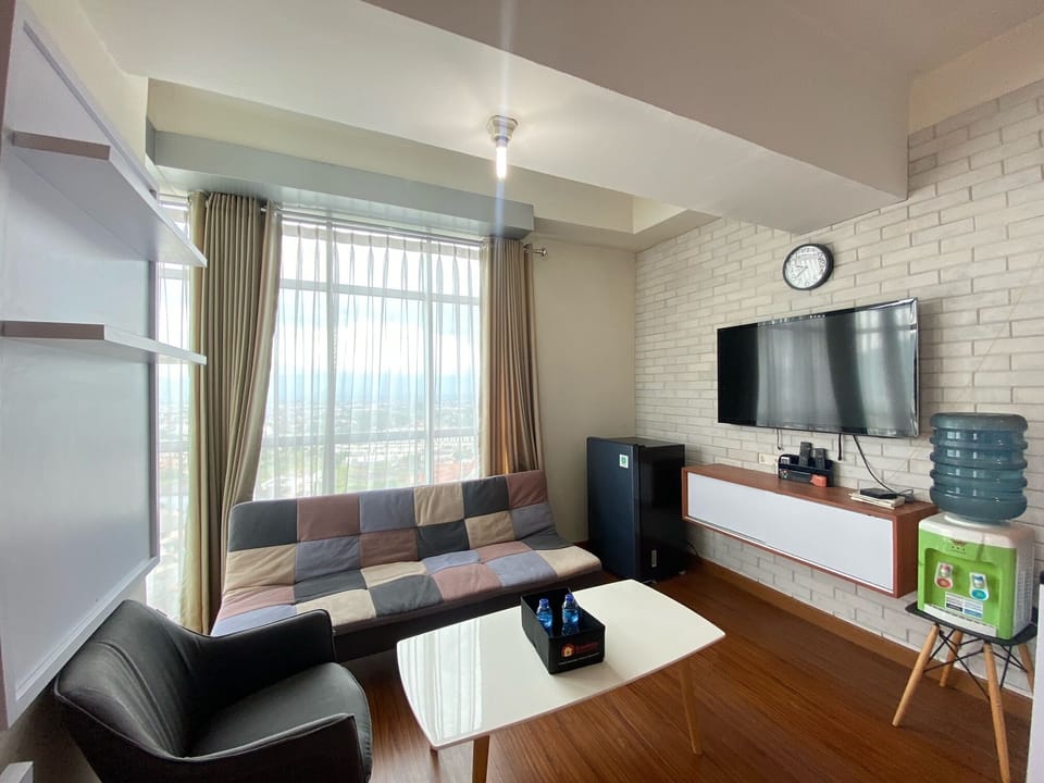 Apartment | Living area | TV