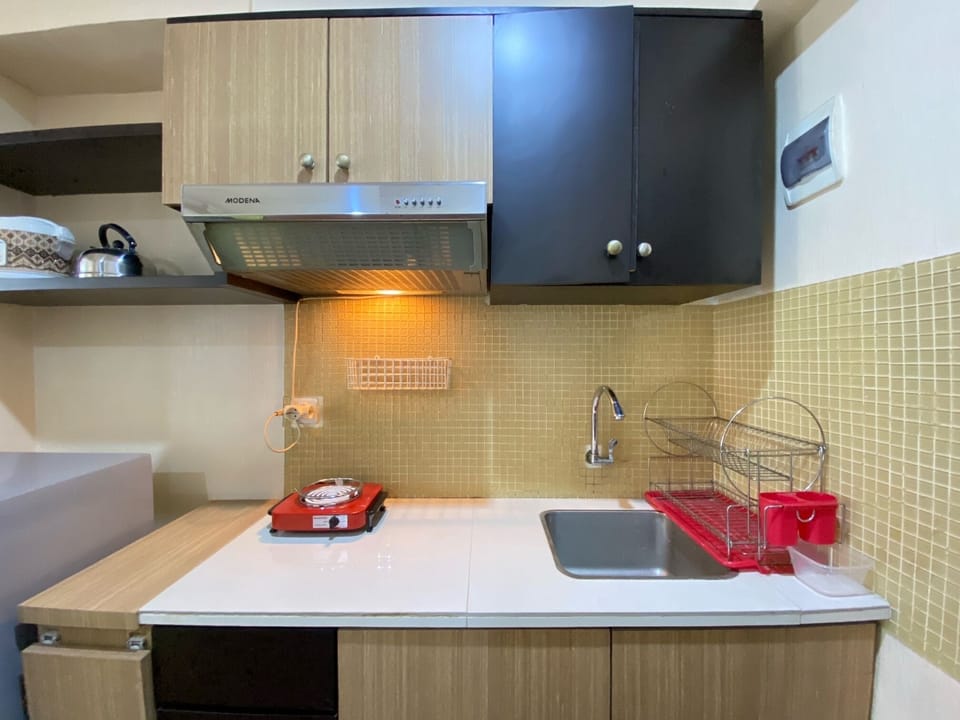 Apartment, 2 Bedrooms | Private kitchen | Fridge, stovetop, cookware/dishes/utensils