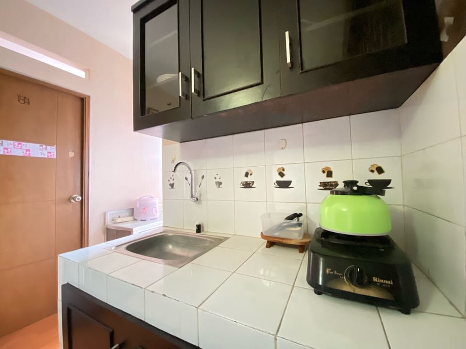Apartment, 2 Bedrooms | Private kitchen | Fridge, stovetop, cookware/dishes/utensils