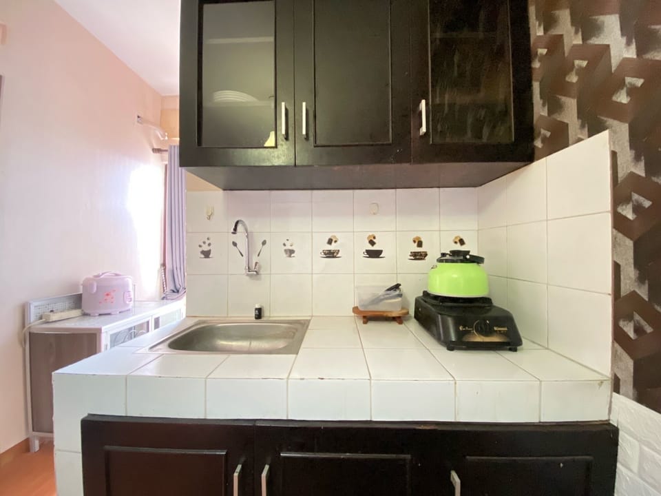 Apartment, 2 Bedrooms | Private kitchen | Fridge, stovetop, cookware/dishes/utensils