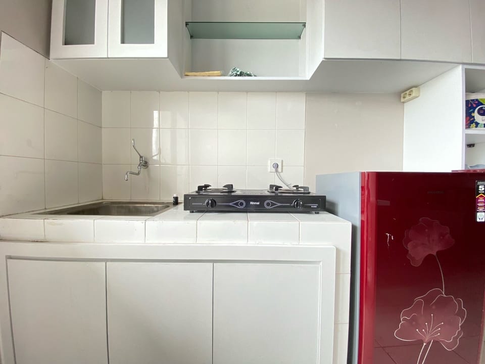 Apartment, 2 Bedrooms | Private kitchen | Fridge, stovetop, cookware/dishes/utensils